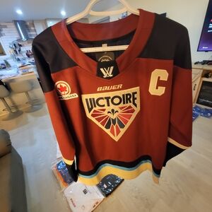 Bauer Victoire Maroon and Black Hockey Jersey PWHL poulin In Many Sizes